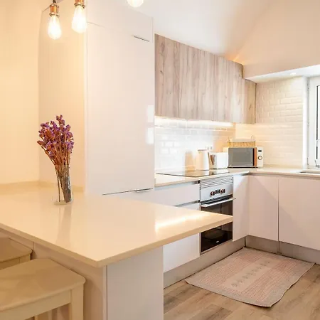 Guest Ready - Charming Retreat In 3* بالميلا